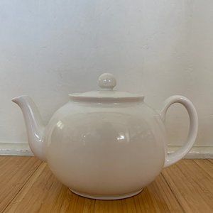 Pristine England White Tea Pot